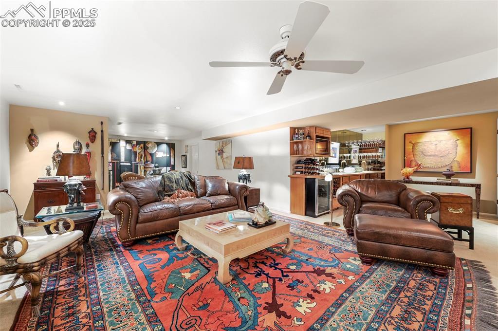 Image 41 of 50: Living Room