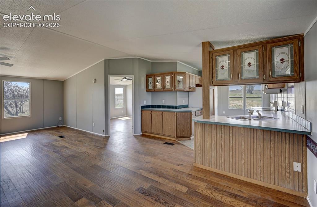 Image 11 of 46: Kitchen