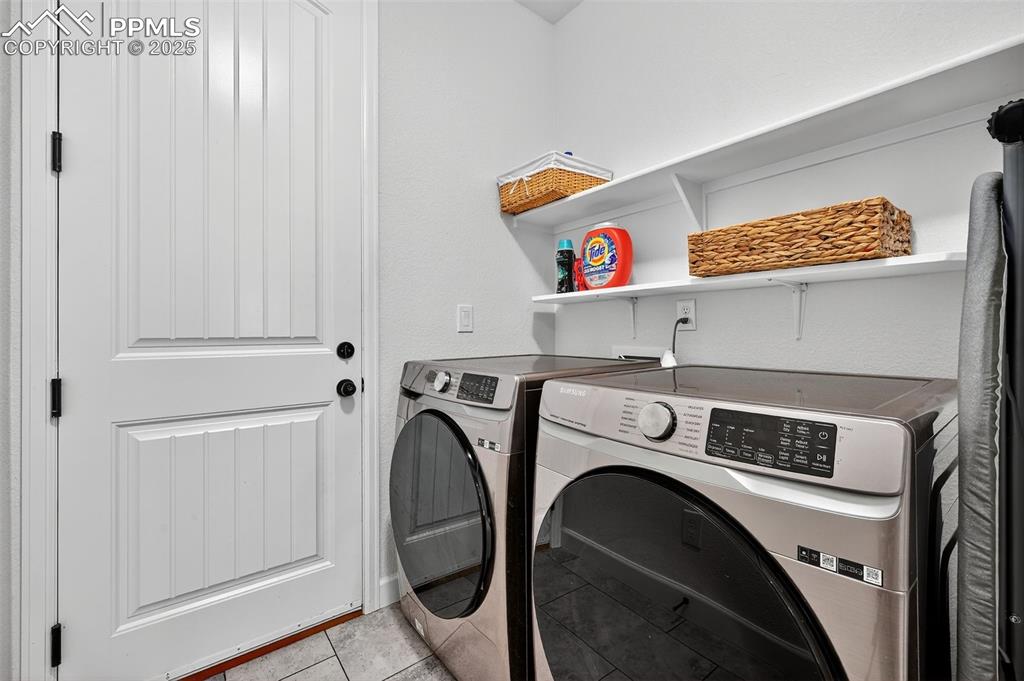 Image 18 of 38: Laundry