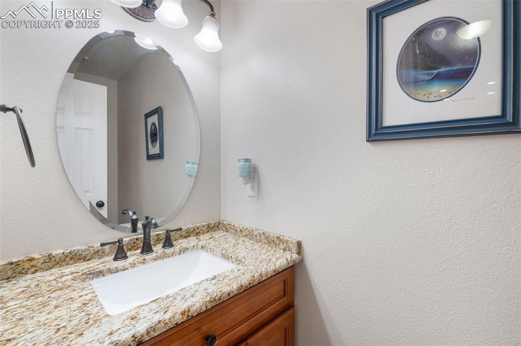 Image 22 of 42: Bathroom