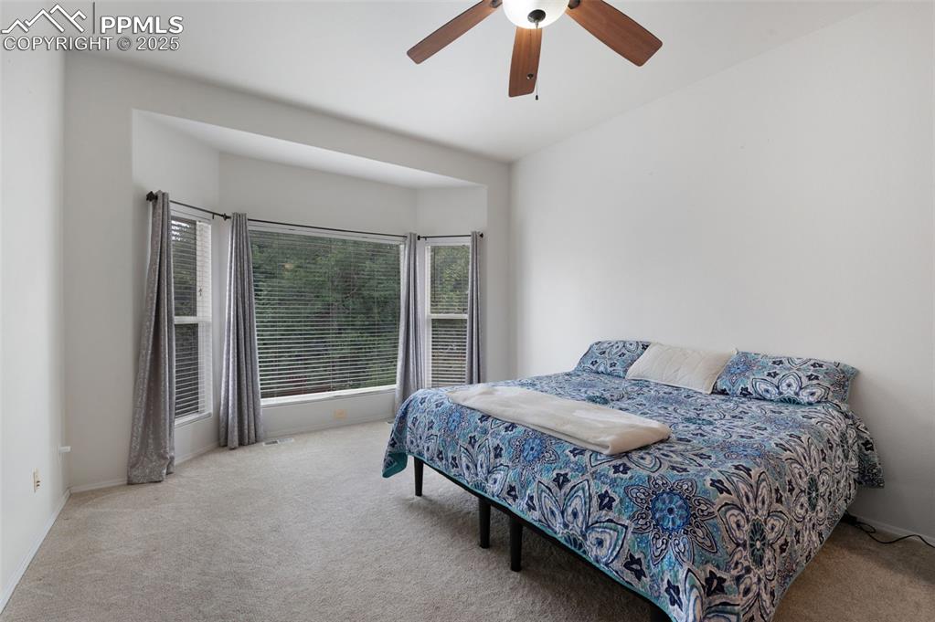 Image 23 of 42: Bedroom