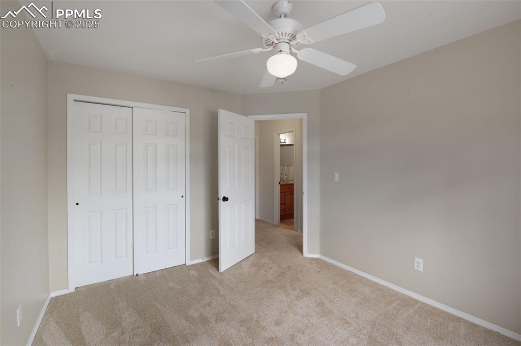 Image 33 of 42: Bedroom