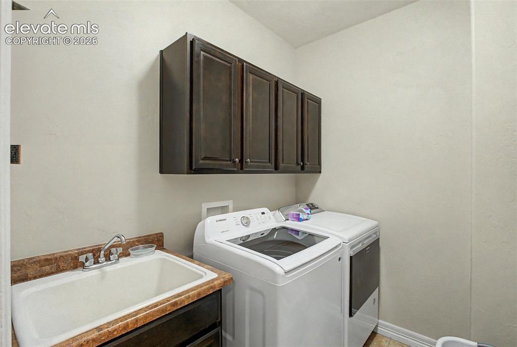 Image 17 of 48: Laundry