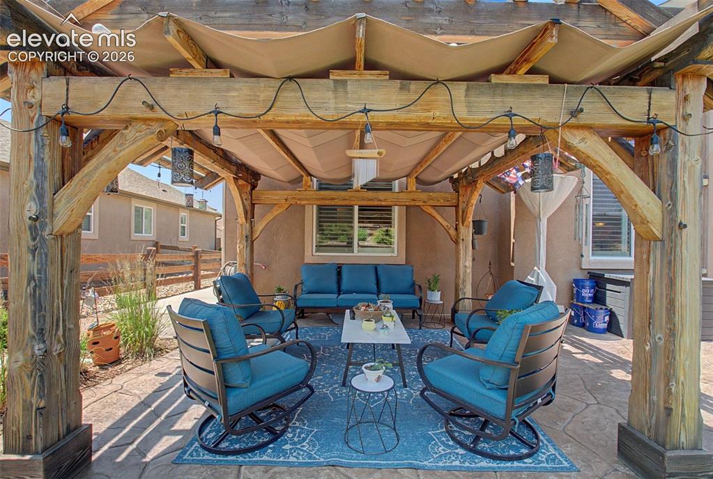 Image 44 of 48: Patio