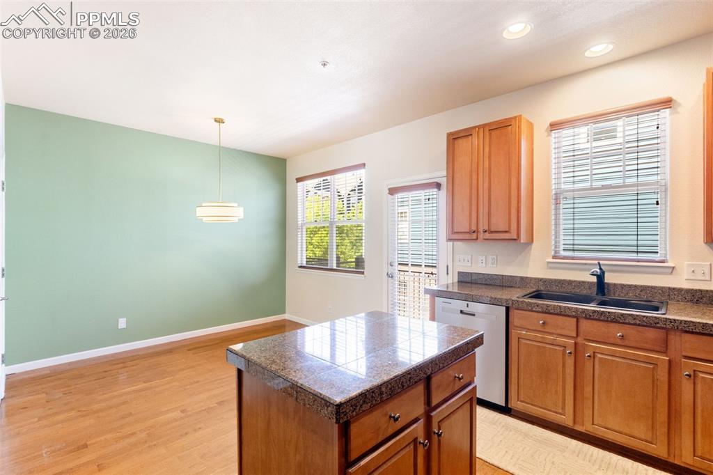 Image 11 of 34: Kitchen