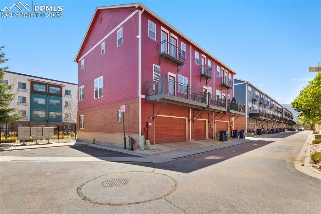 Image 34 of 34: Back of Structure