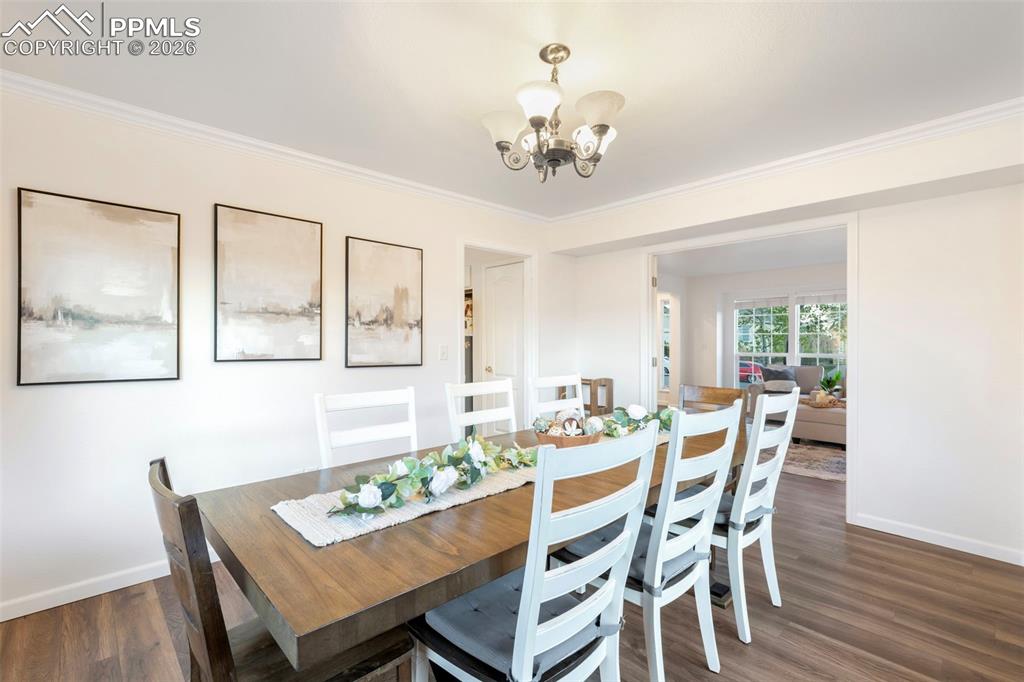 Image 12 of 47: Dining Area
