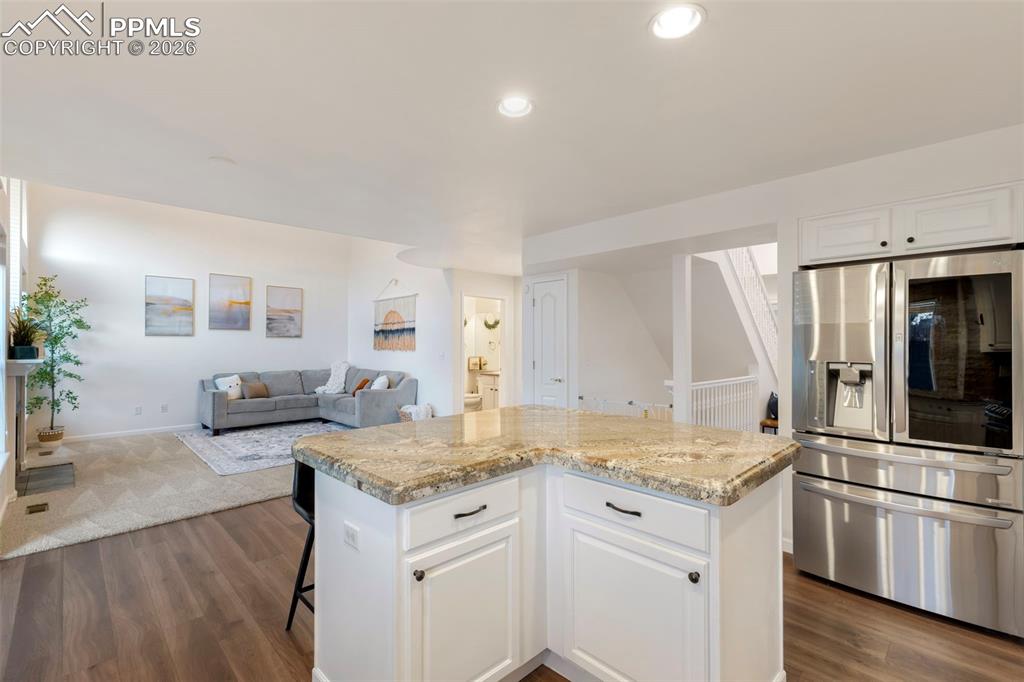 Image 16 of 47: Kitchen