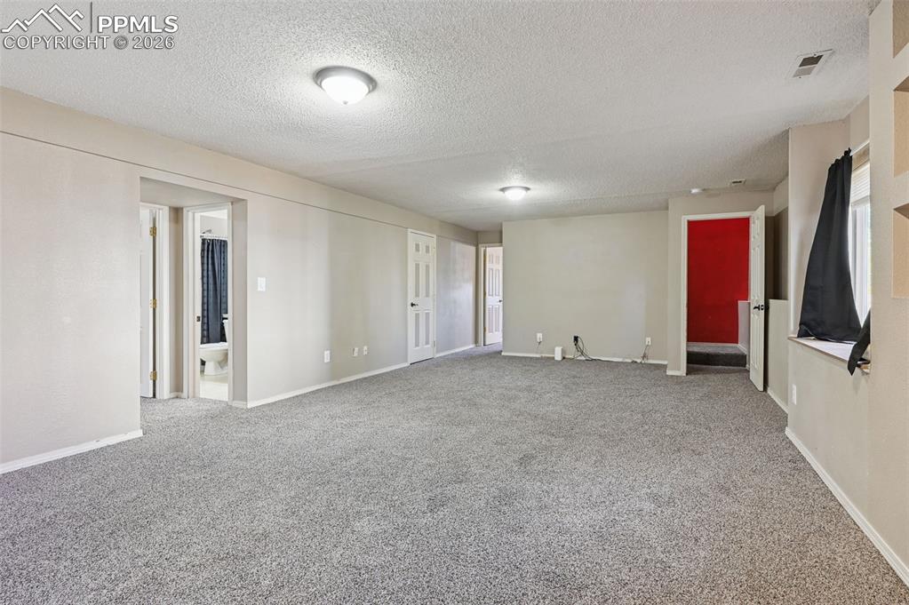 Image 23 of 35: This room is huge