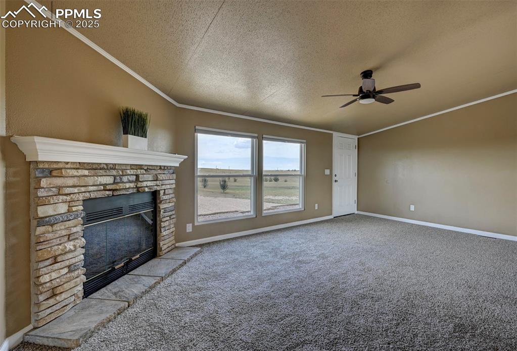 Image 10 of 50: Living Room