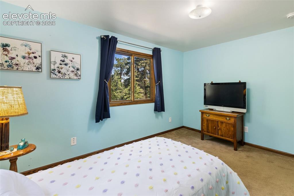 Image 22 of 42: Bedroom