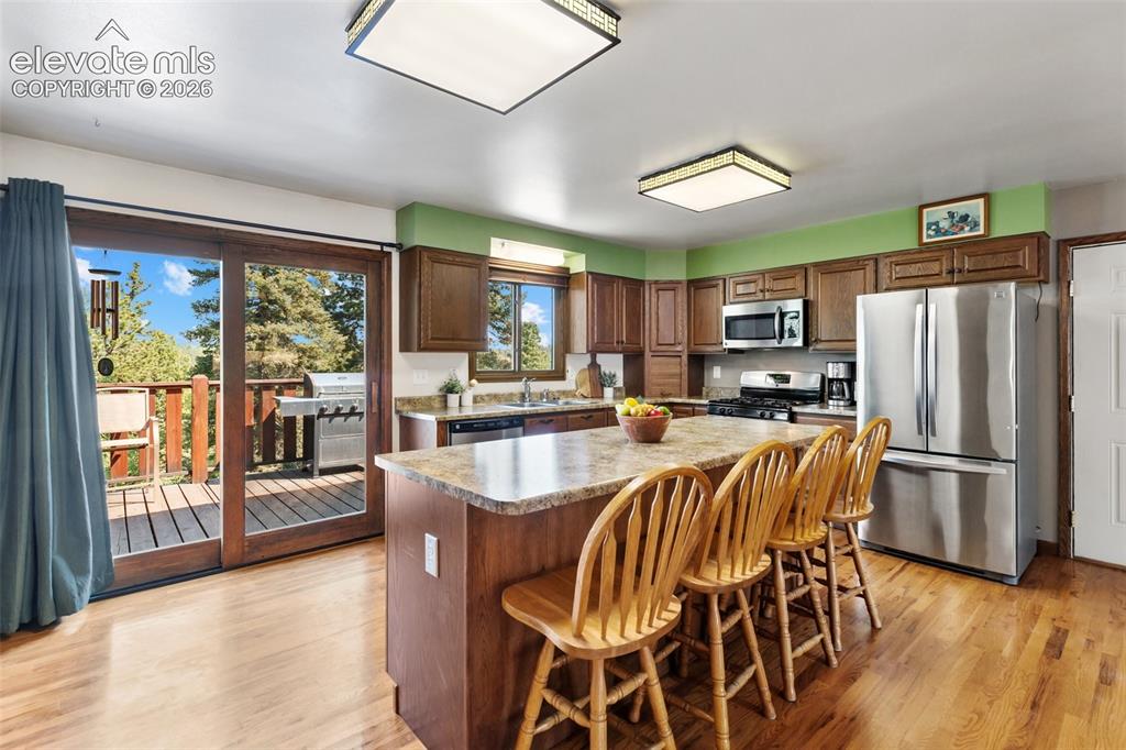 Image 8 of 42: Kitchen