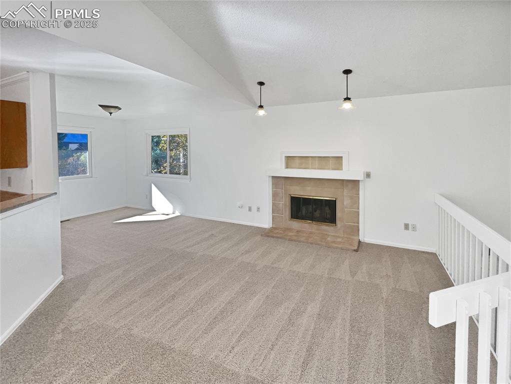 Image 13 of 31: Living Room