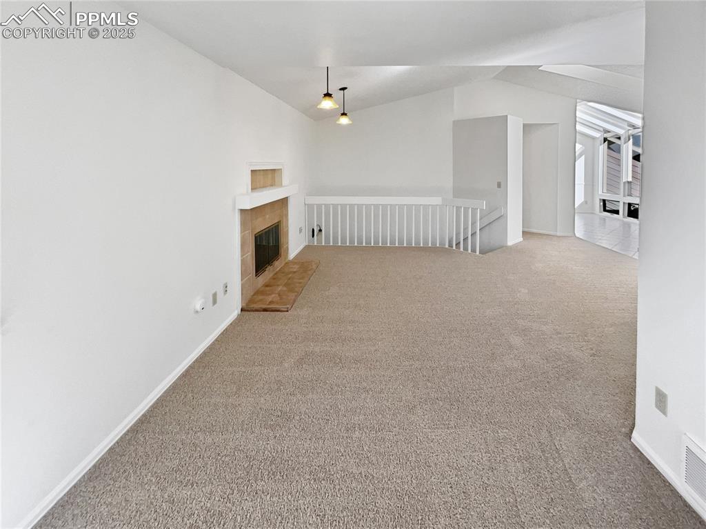 Image 15 of 31: Living Room