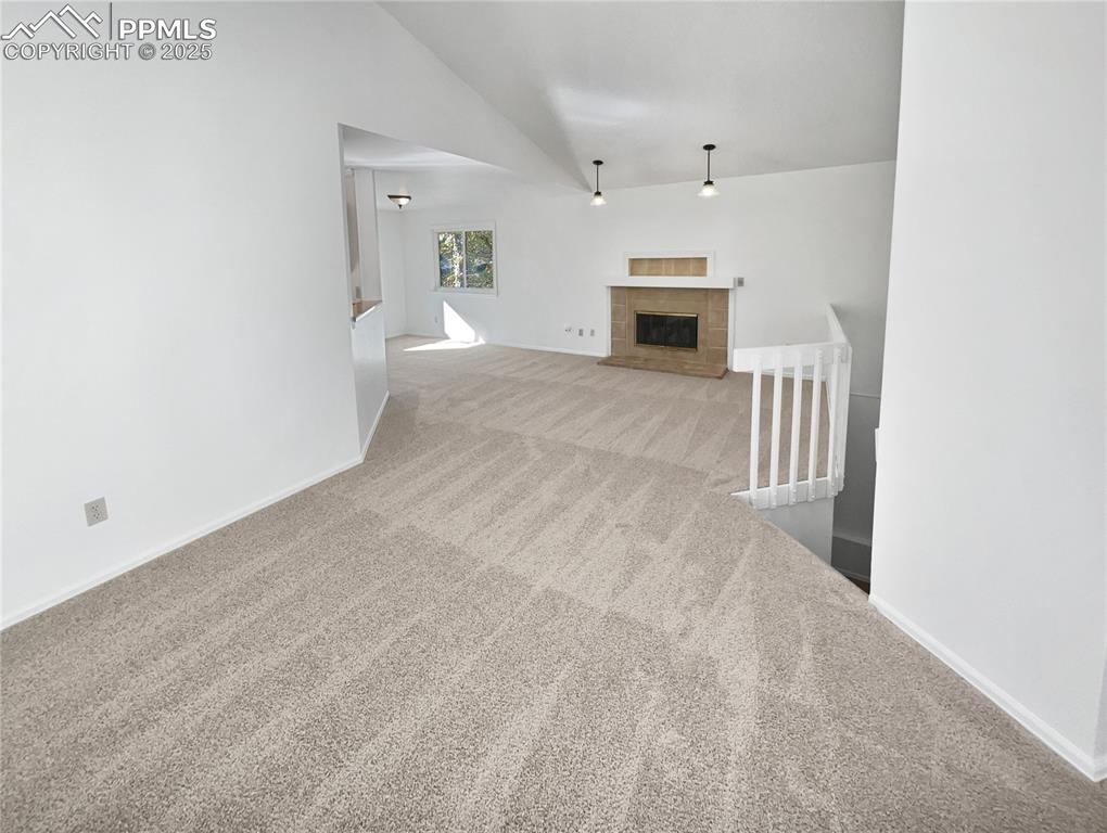 Image 16 of 31: Living Room