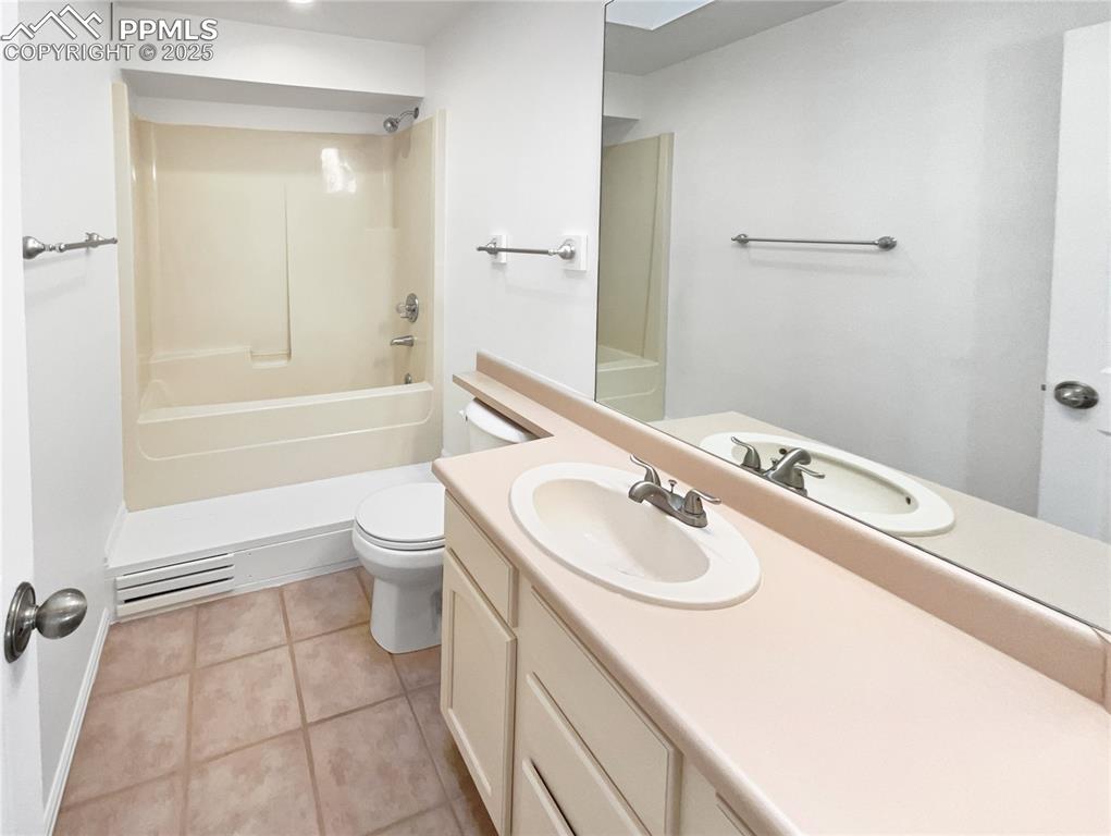 Image 21 of 31: Bathroom