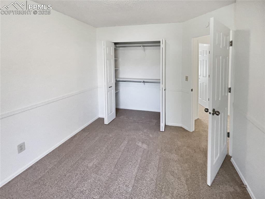 Image 22 of 31: Bedroom