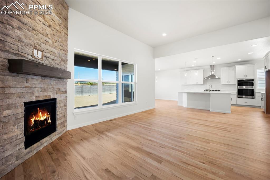 Image 11 of 50: Living Room