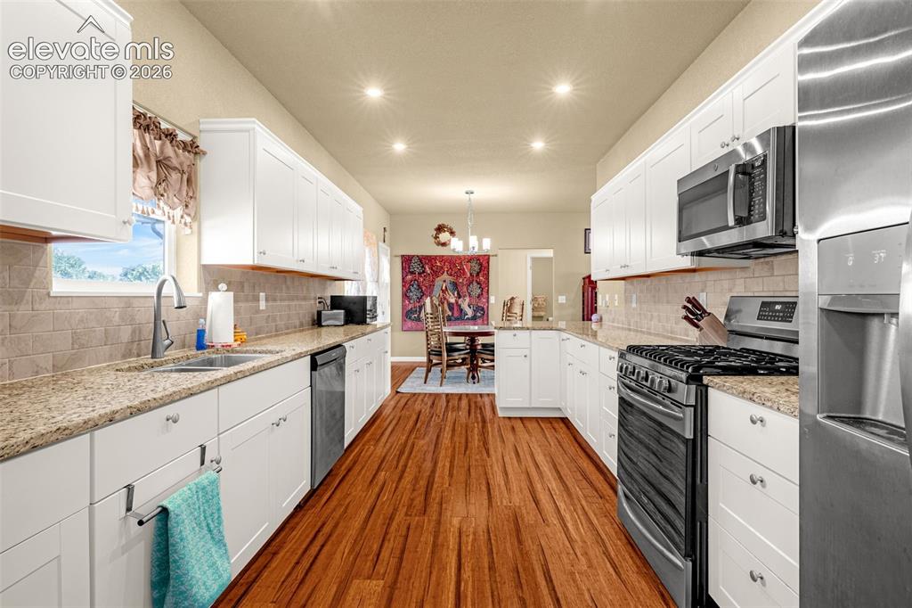Image 11 of 38: Kitchen