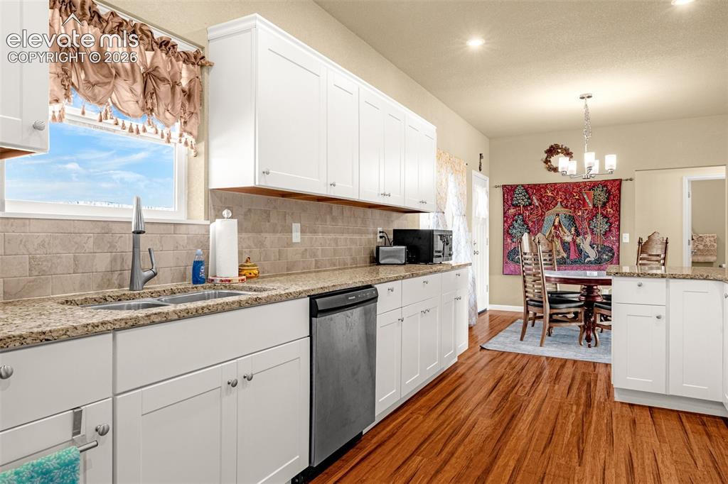 Image 12 of 38: Kitchen