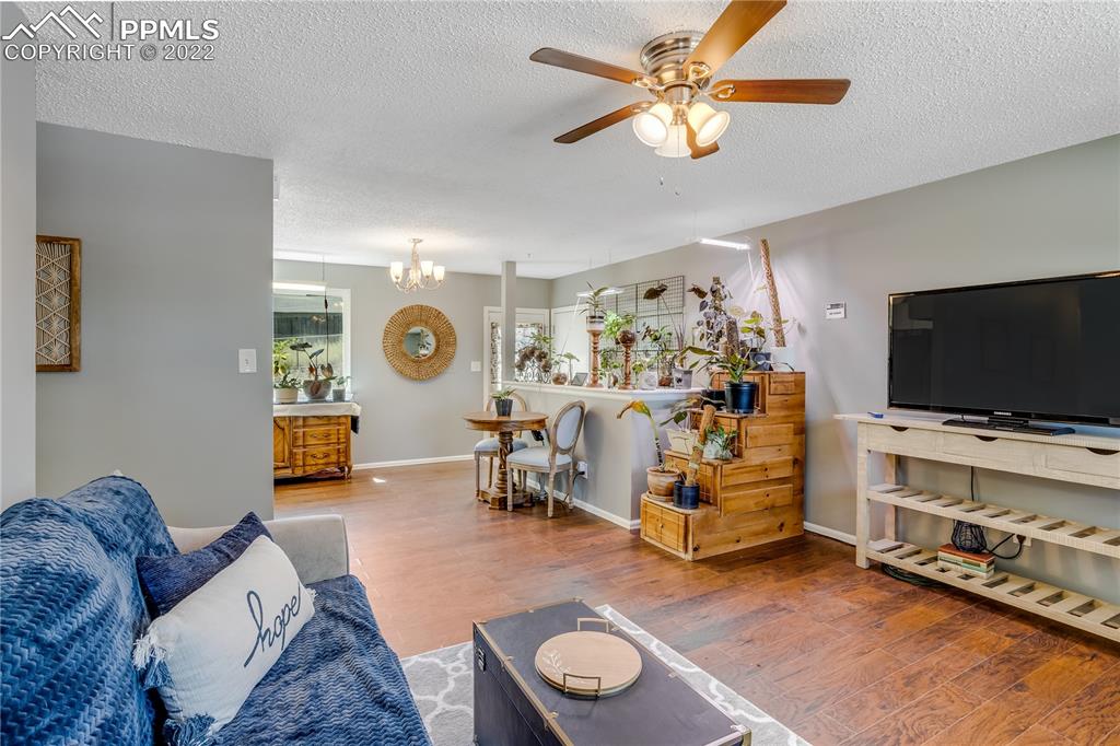 Listing 7476266, Image 3 of 34