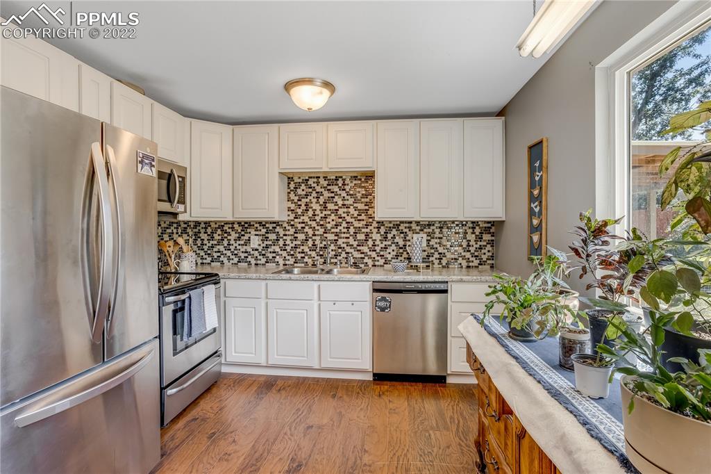 Listing 7476266, Image 6 of 34