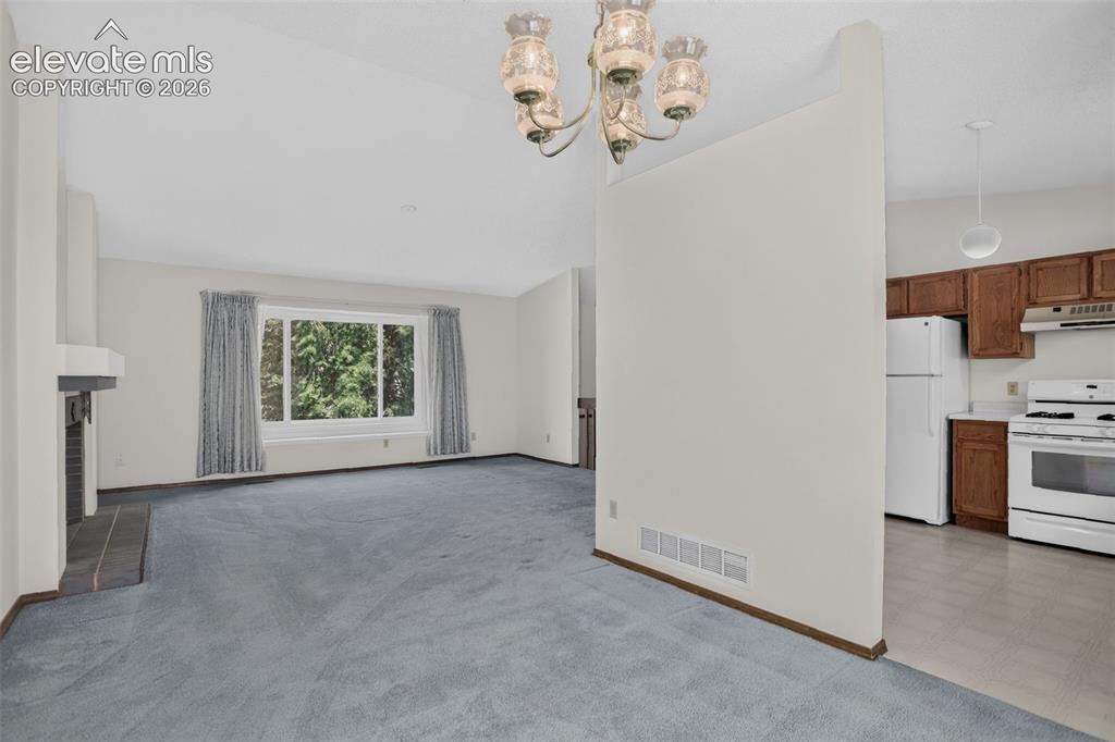 Image 19 of 34: Living Room