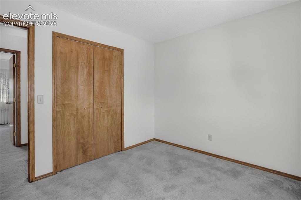 Image 31 of 34: Bedroom
