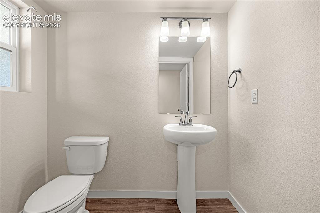 Image 5 of 30: Bathroom