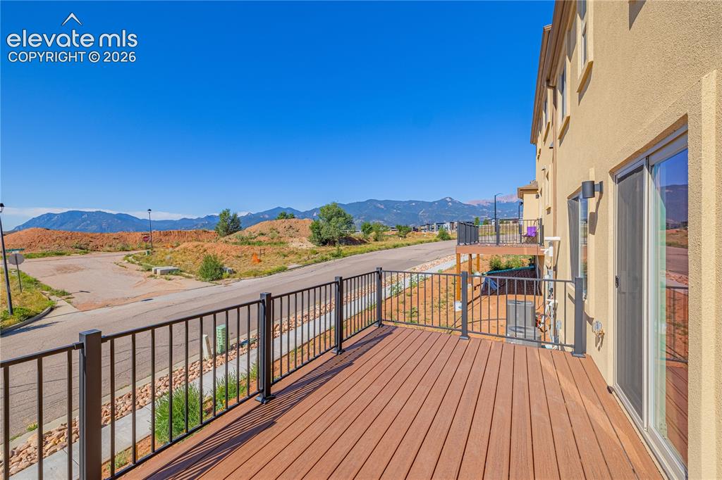 Image 8 of 30: Deck