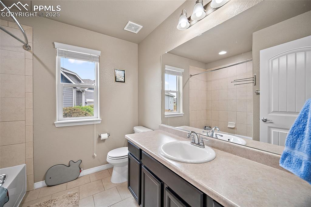 Image 26 of 41: Main Level