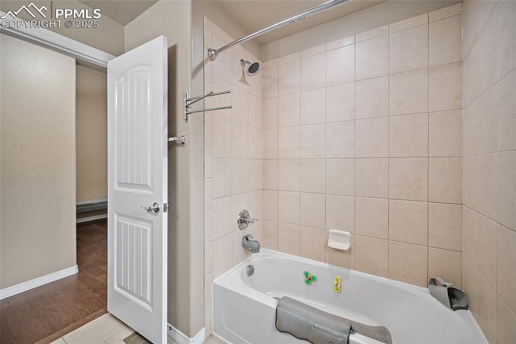 Image 27 of 41: Main level