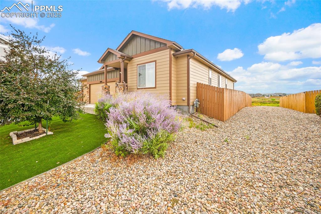 Image 3 of 41: Side of Structure