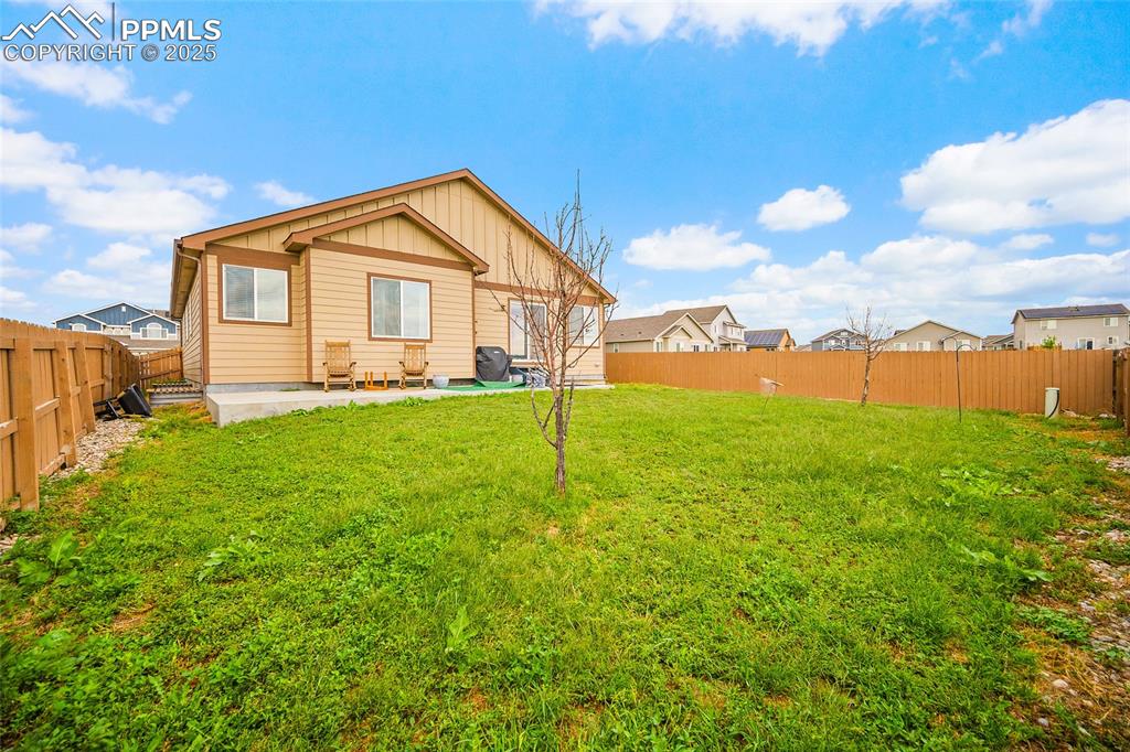 Image 5 of 41: Back of Structure