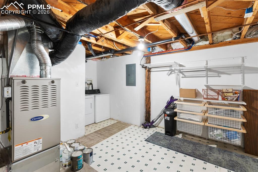 Image 26 of 46: Primary bedroom