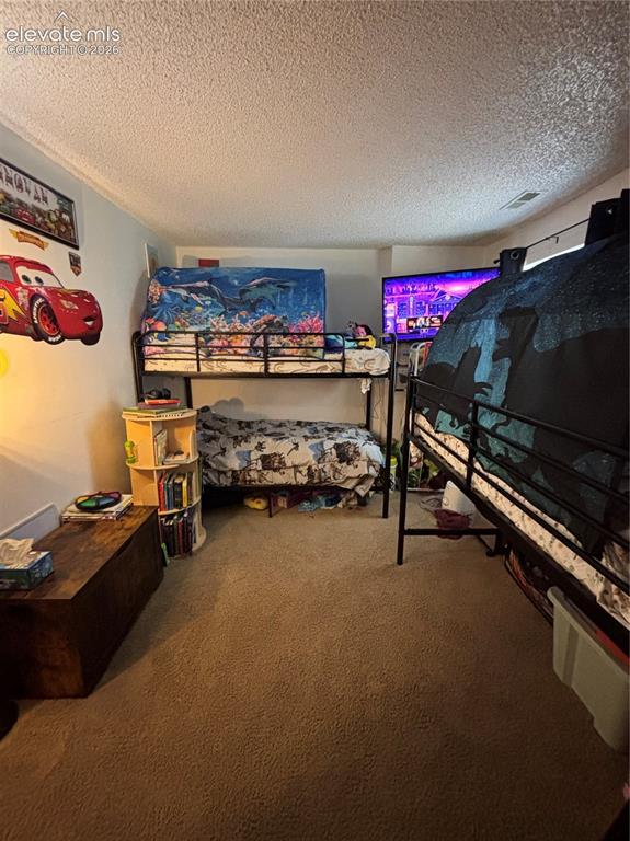 Image 22 of 24: Bedroom