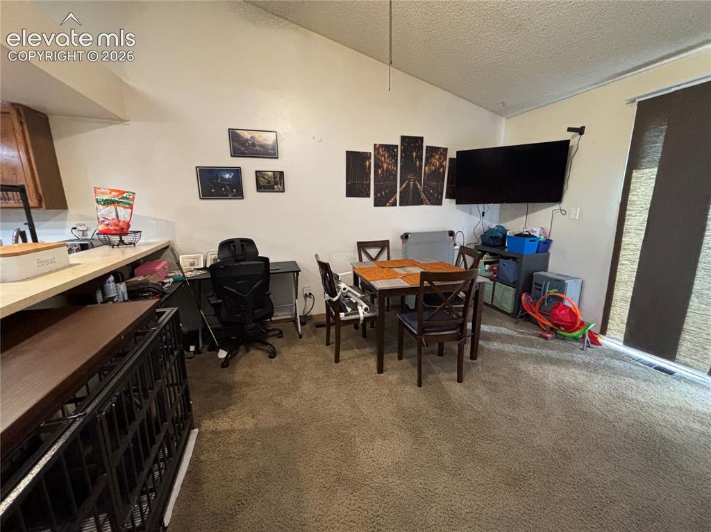 Image 7 of 24: Dining Area