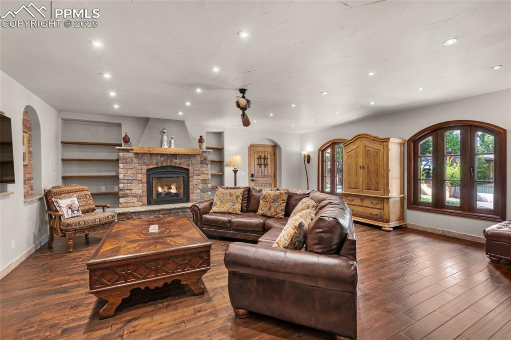 Image 12 of 49: Living Room