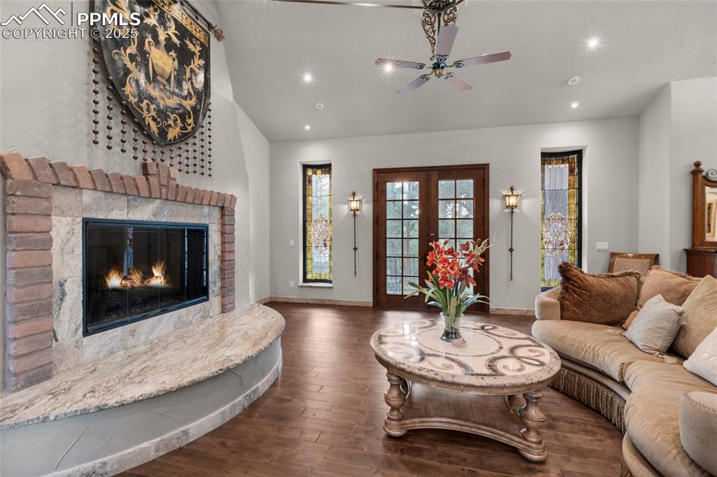 Image 30 of 49: Master Bedroom