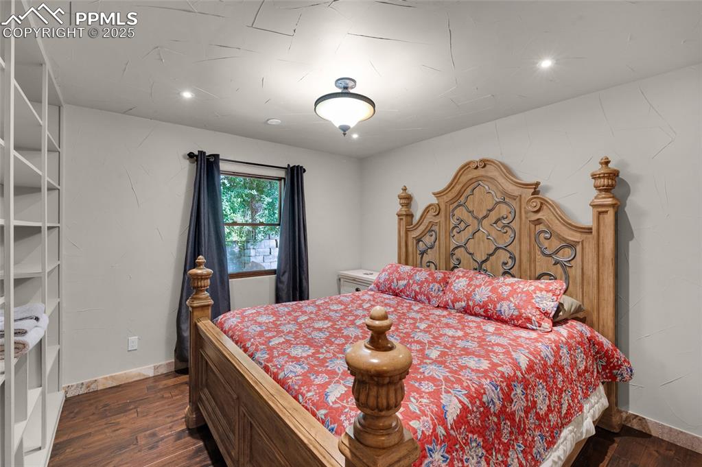 Image 37 of 49: Bedroom