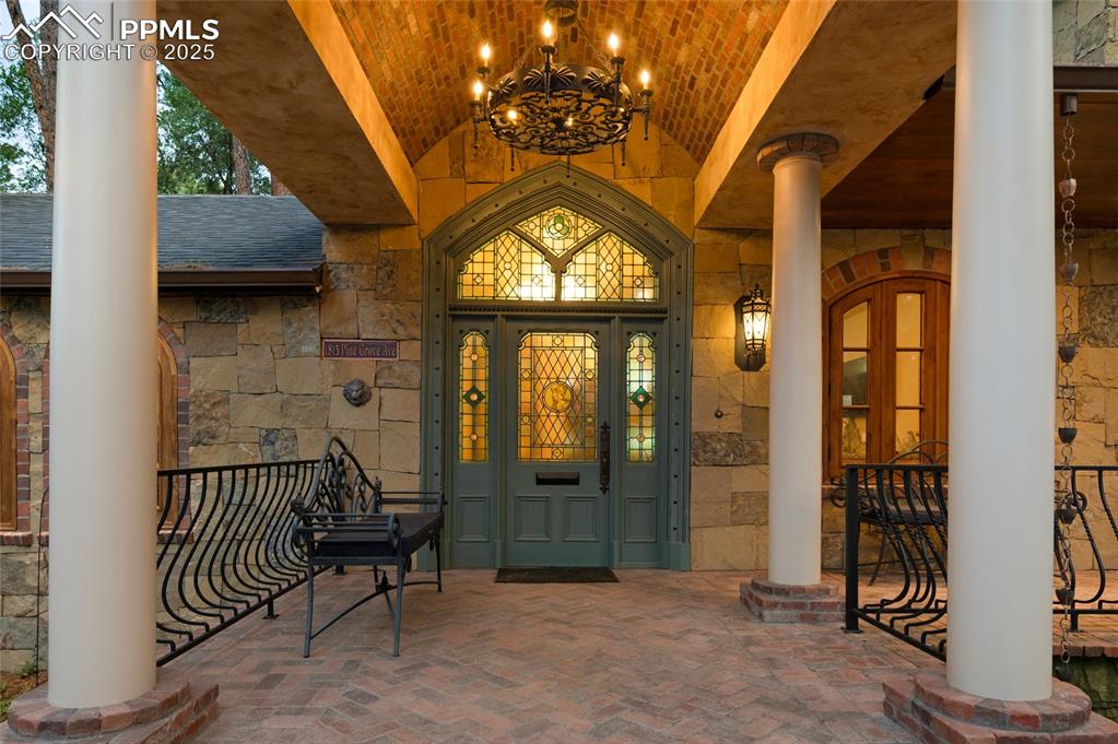 Image 8 of 49: Entry