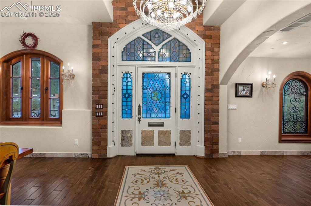 Image 9 of 49: Entry