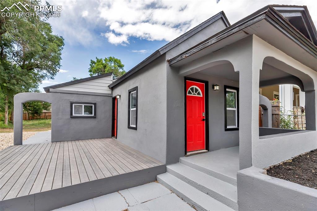 Image 2 of 11: Entry