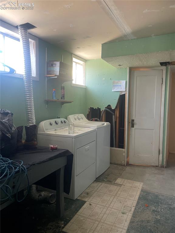 Image 21 of 31: Laundry