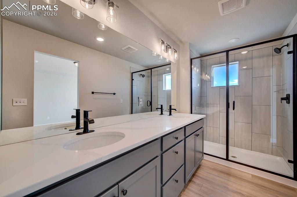 Image 22 of 37: Master Bathroom