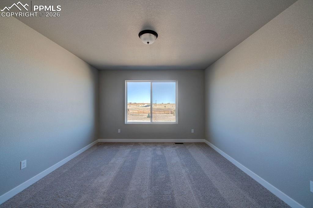 Image 25 of 37: Bedroom