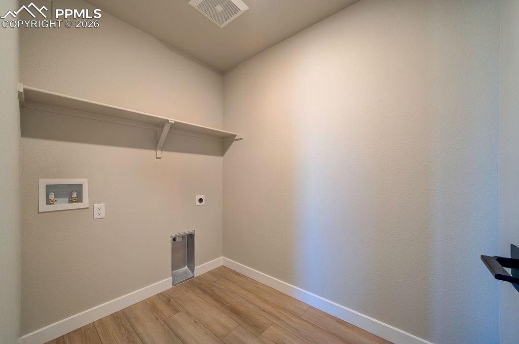 Image 35 of 37: Laundry