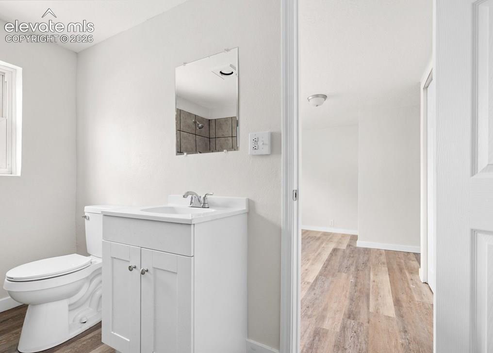 Image 14 of 16: Bathroom