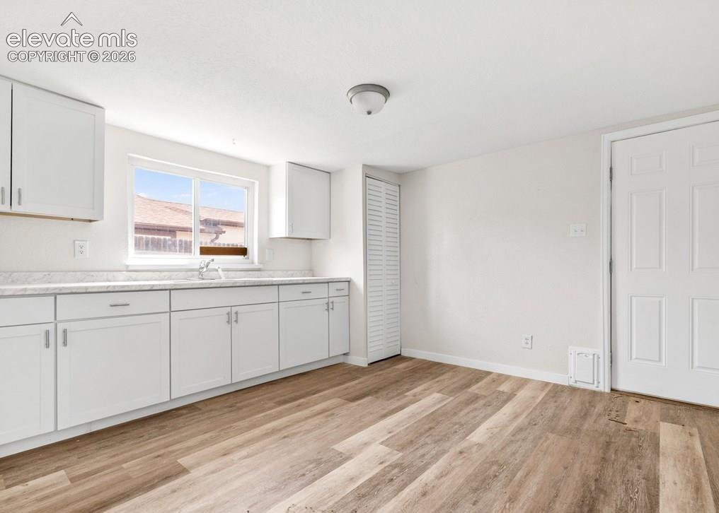 Image 8 of 16: Kitchen