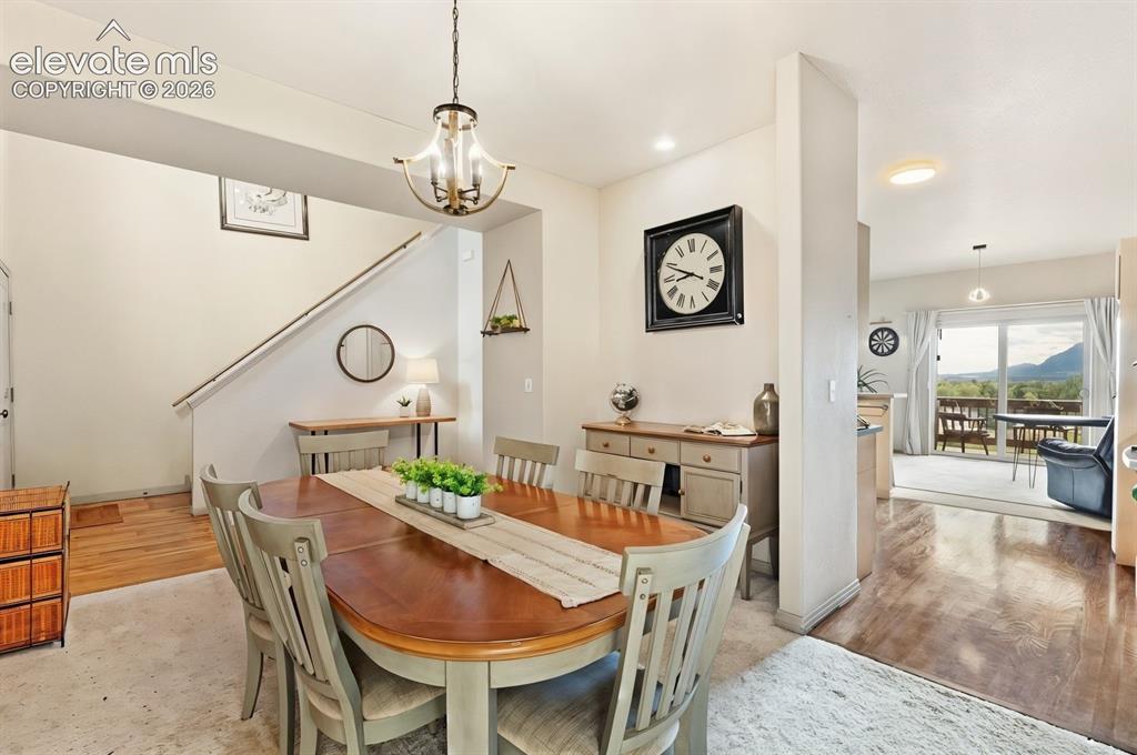 Image 11 of 40: Dining Area